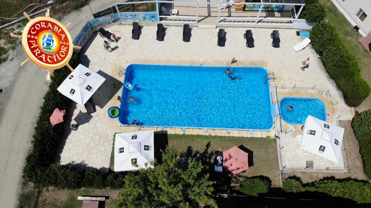 Club De Vacanta Corabia Piratilor-Mamaia Nord นาโวดาริ ภายนอก รูปภาพ