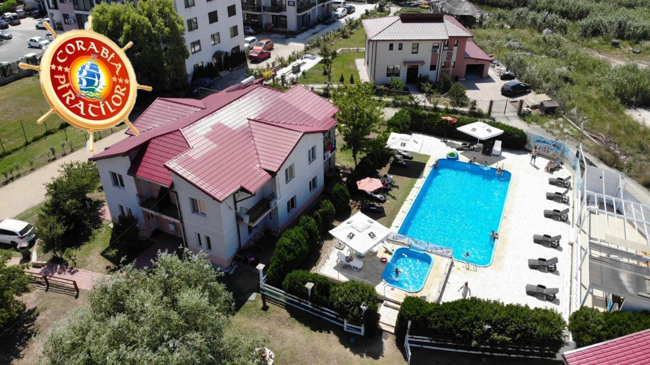 Club De Vacanta Corabia Piratilor-Mamaia Nord นาโวดาริ ภายนอก รูปภาพ
