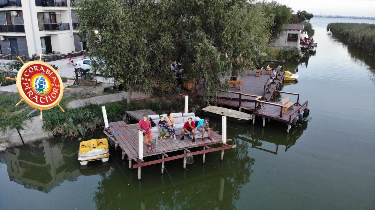 Club De Vacanta Corabia Piratilor-Mamaia Nord นาโวดาริ ภายนอก รูปภาพ