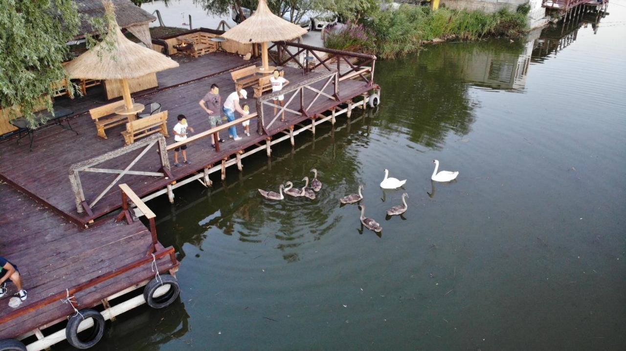 Club De Vacanta Corabia Piratilor-Mamaia Nord นาโวดาริ ภายนอก รูปภาพ