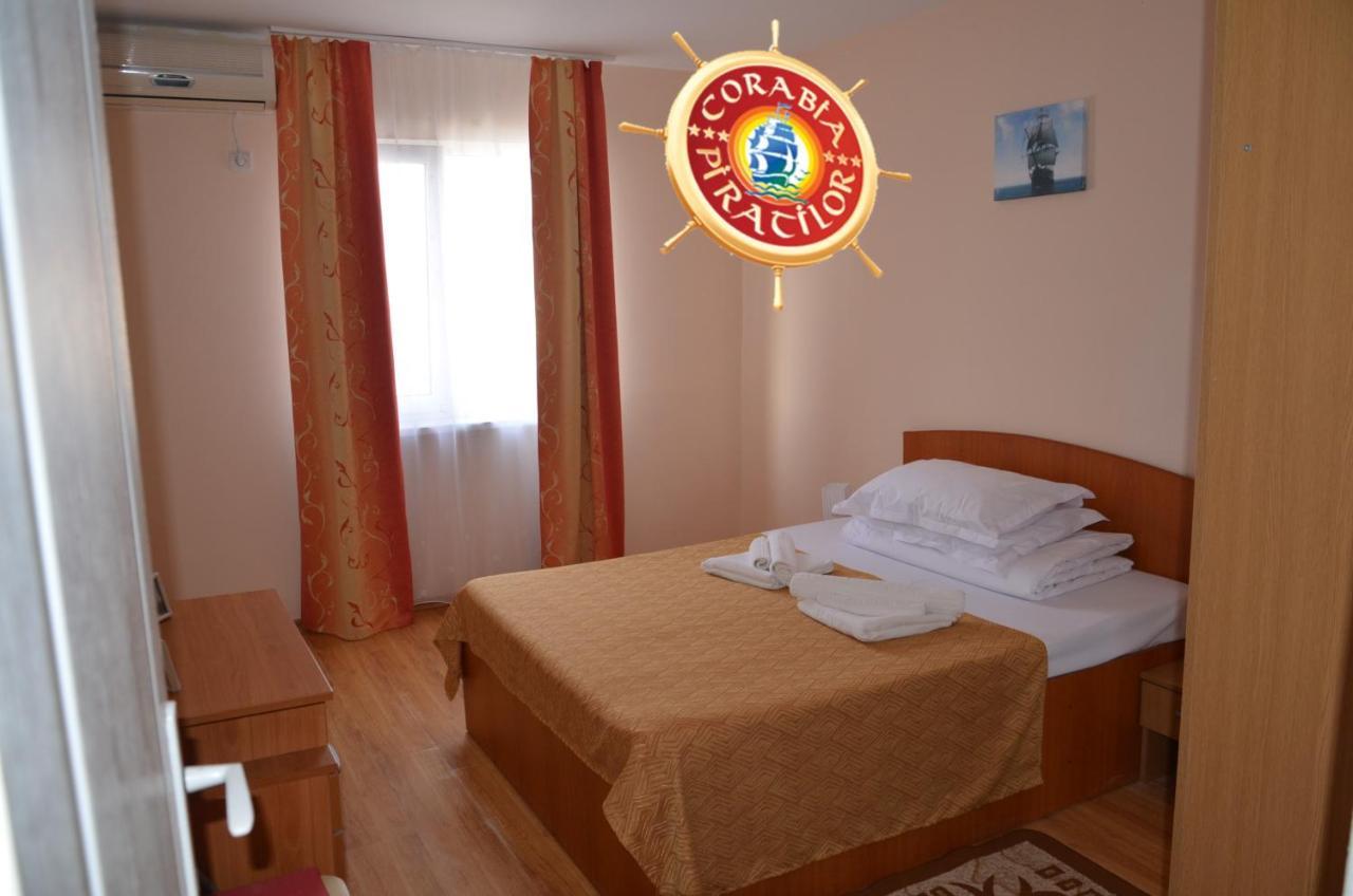 Club De Vacanta Corabia Piratilor-Mamaia Nord นาโวดาริ ภายนอก รูปภาพ