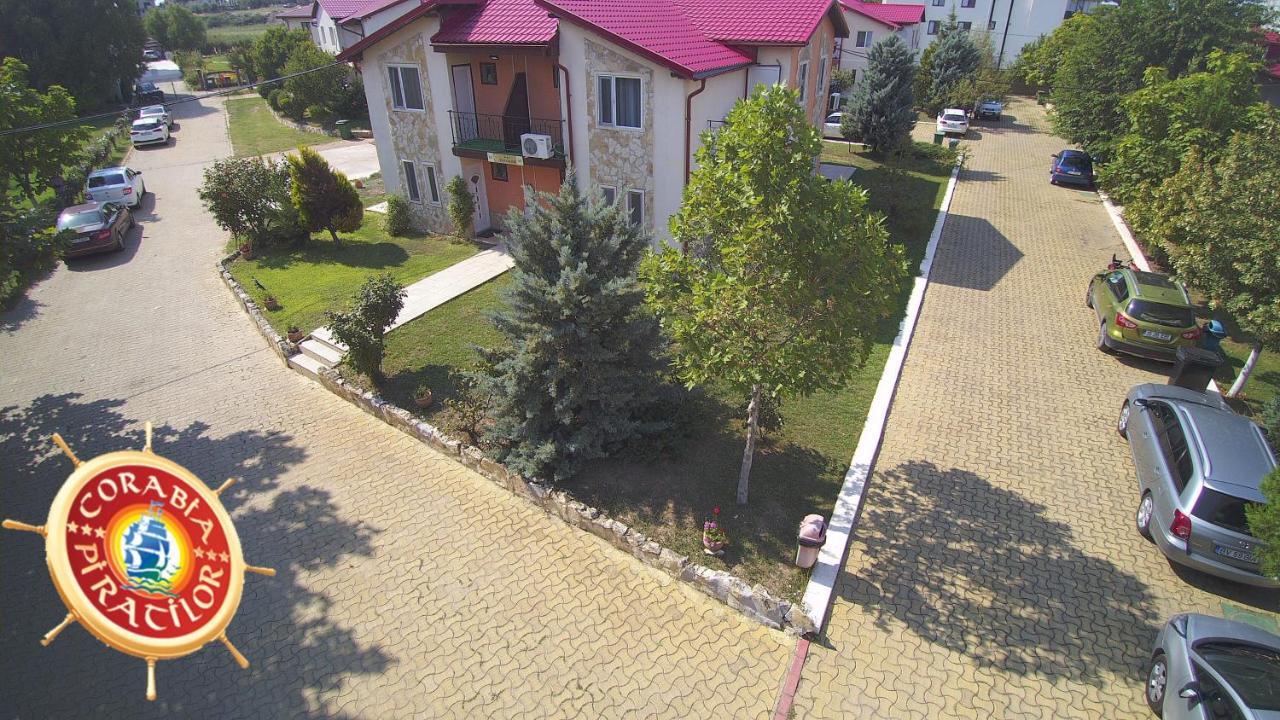 Club De Vacanta Corabia Piratilor-Mamaia Nord นาโวดาริ ภายนอก รูปภาพ