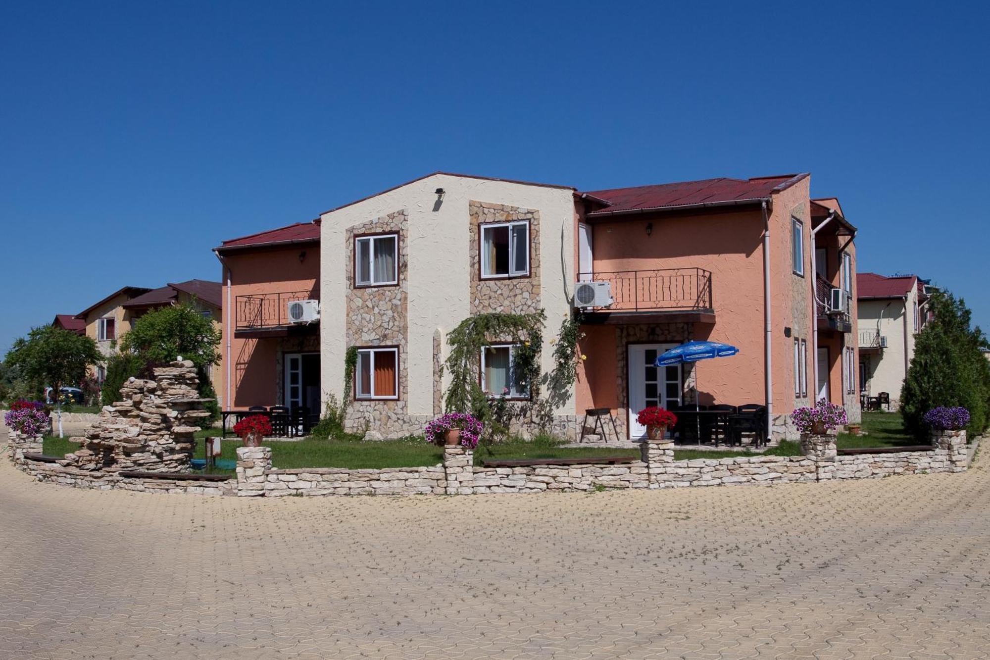 Club De Vacanta Corabia Piratilor-Mamaia Nord นาโวดาริ ภายนอก รูปภาพ