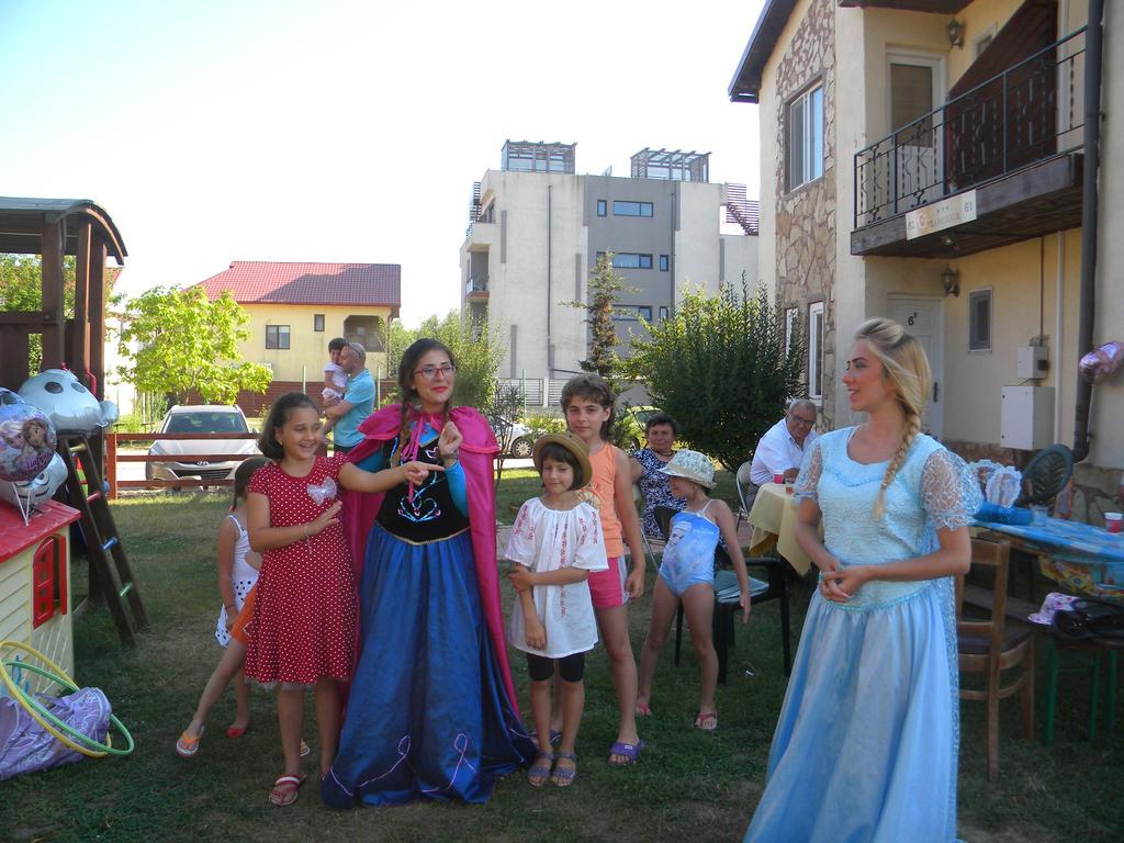 Club De Vacanta Corabia Piratilor-Mamaia Nord นาโวดาริ ภายนอก รูปภาพ