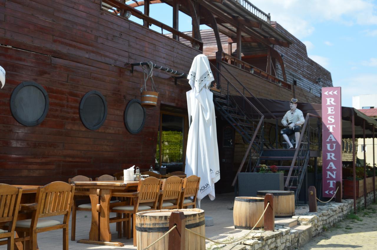 Club De Vacanta Corabia Piratilor-Mamaia Nord นาโวดาริ ภายนอก รูปภาพ