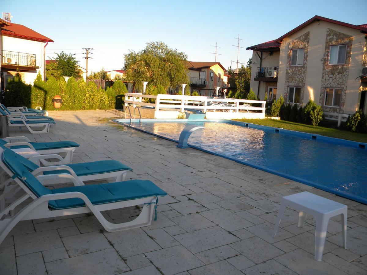 Club De Vacanta Corabia Piratilor-Mamaia Nord นาโวดาริ ภายนอก รูปภาพ