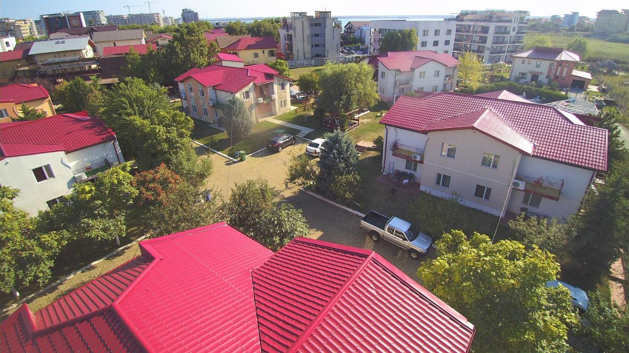 Club De Vacanta Corabia Piratilor-Mamaia Nord นาโวดาริ ภายนอก รูปภาพ